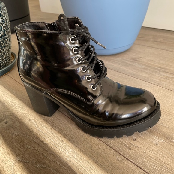 Harlow Patent Heel Booties - Picture 7 of 8